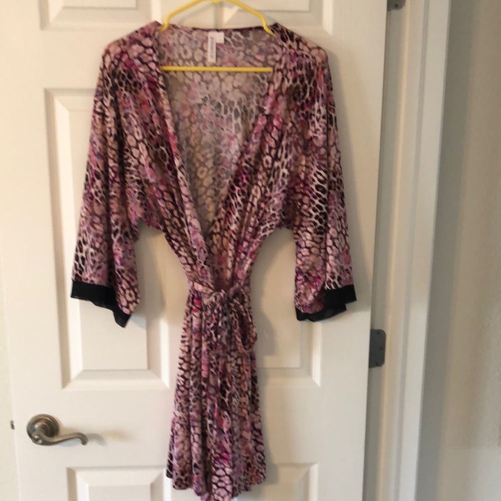 Joyspun Pink and Black Floral Robe with Tie Belt